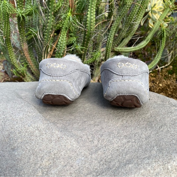 UGG Ansley Slippers Women's 7 Gray Suede Sheepskin Slip On Moccasin - Picture 5 of 10